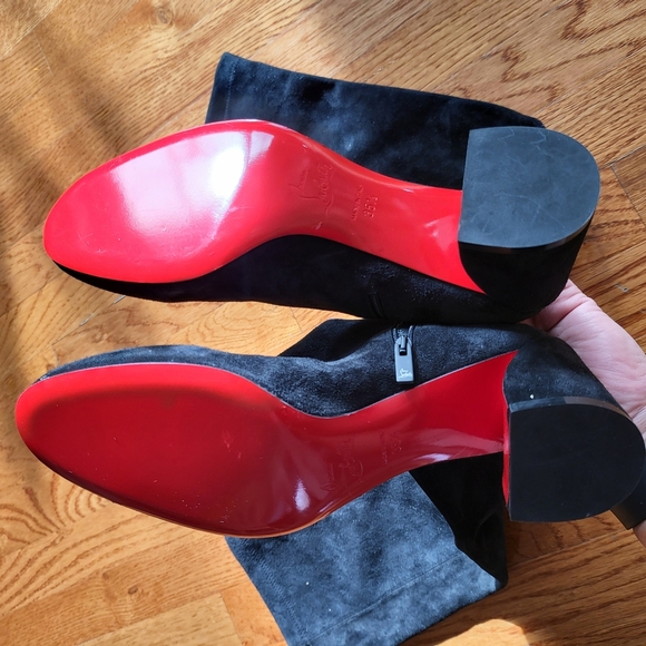 Elegant Black Suede Over-the-Knee Boots - Picture 4 of 12